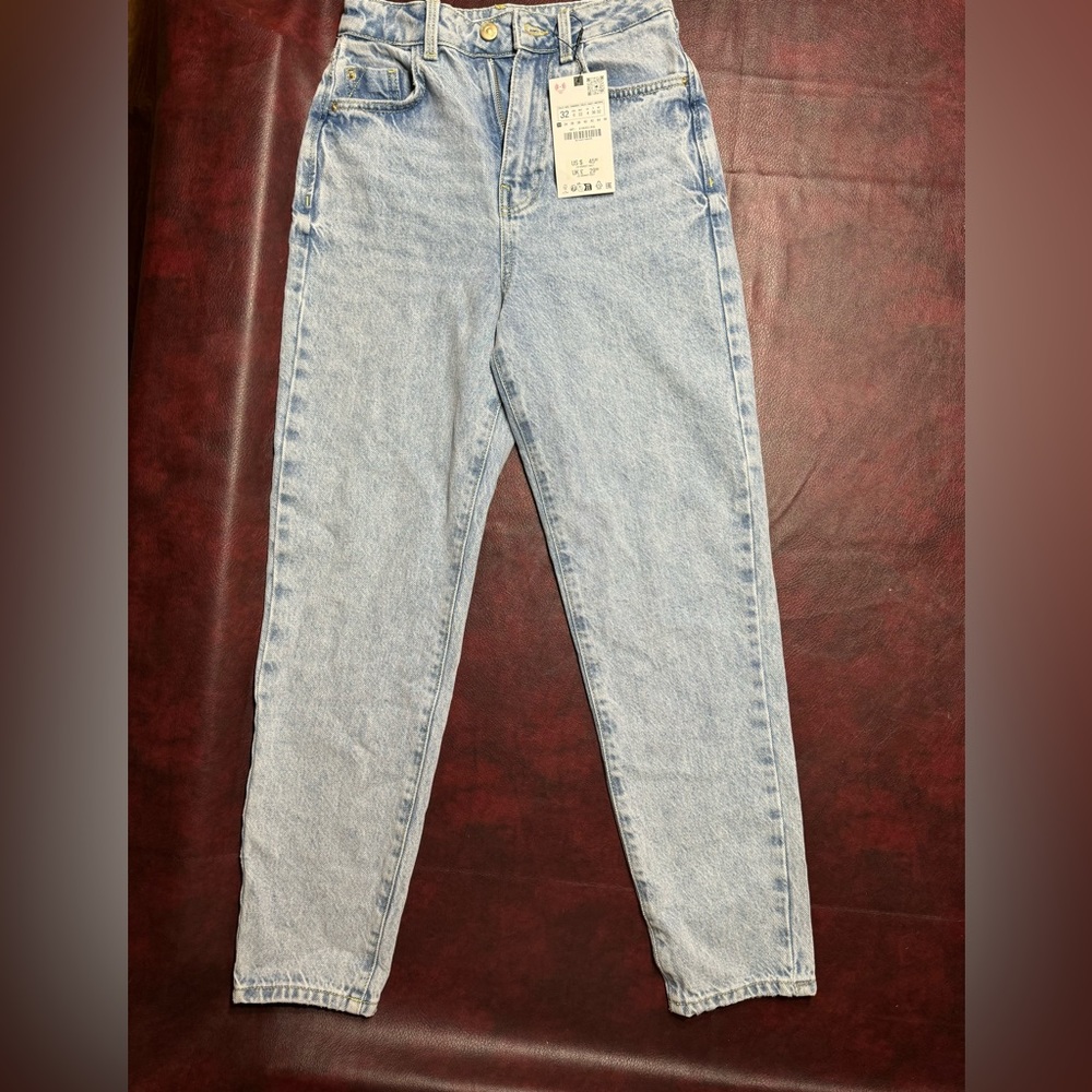 Brand new Zara jeans. Tag on, never worn.